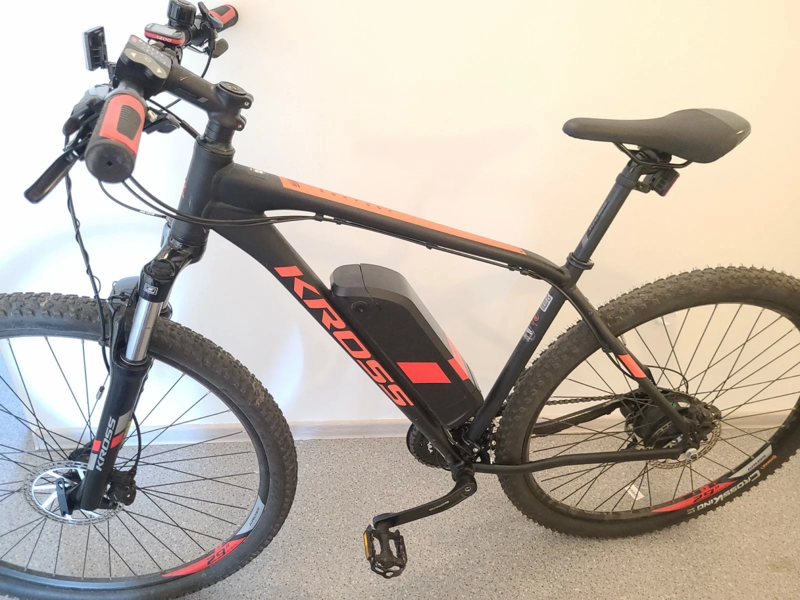 rower-elektryczny-kross-hexagon-boost-10-gw-stan-uzywany