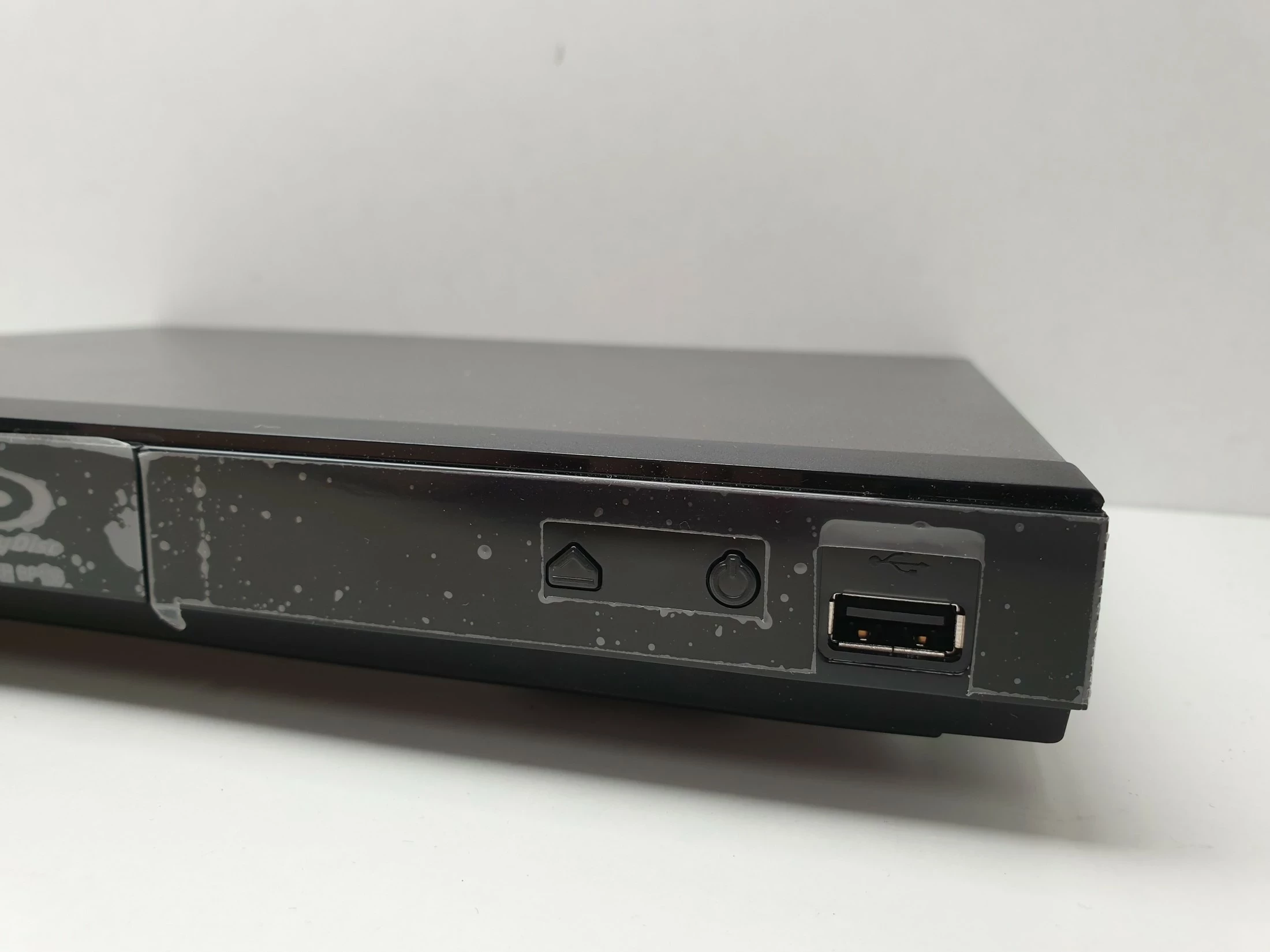 odtwarzacz-blu-ray-lg-bp135-pilot-komunikacja-brak