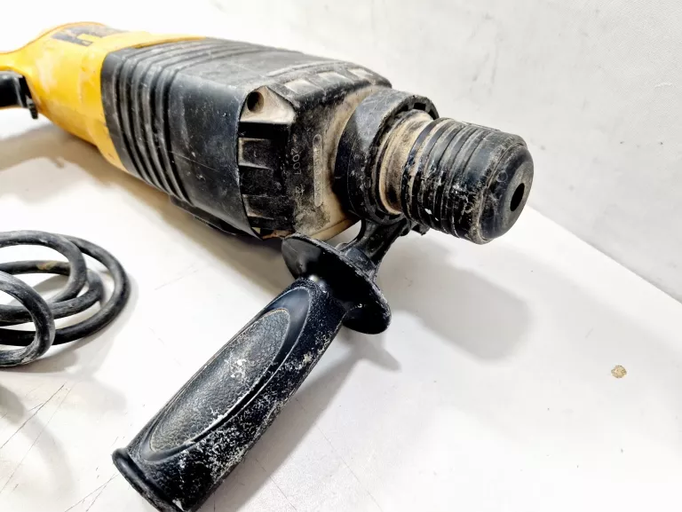 MŁOTOWIERTARKA DEWALT D25003K GB 650W