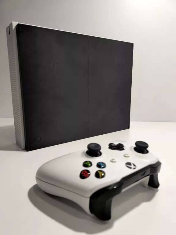 KONSOLA XBOX ONE S 1681 1TB + PAD + FIFA20 - OPIS