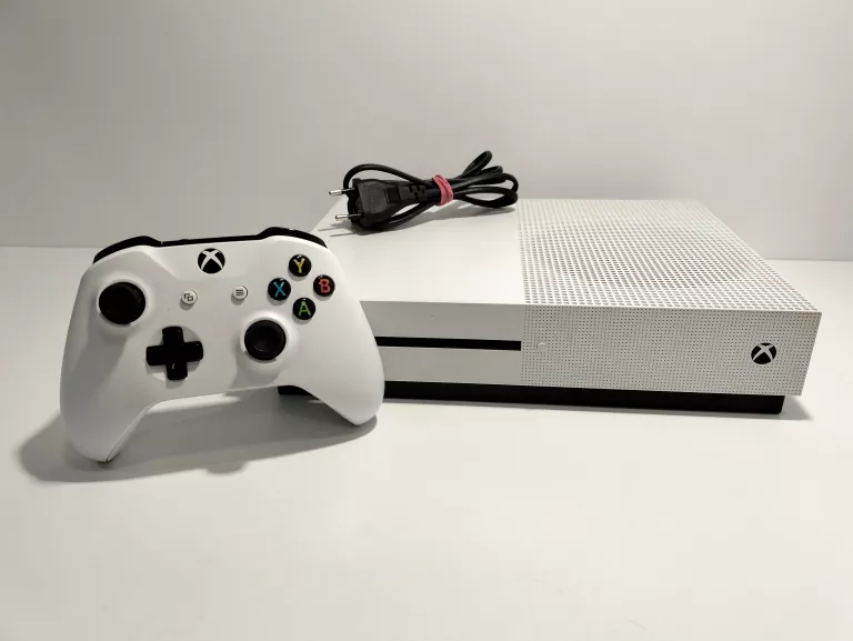 KONSOLA XBOX ONE S 1681 1TB + PAD + FIFA20 - OPIS