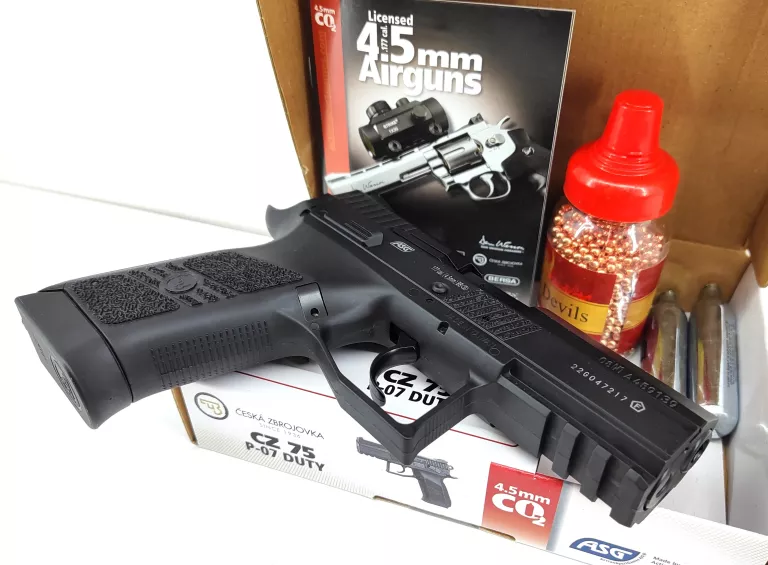 WIATRÓWKA CZ 75 P-07 DUTY BLOW BACK 4,5 MM KABURA