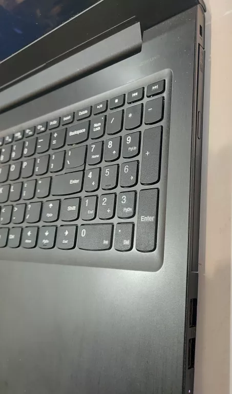 LAPTOP LENOVO 80SM