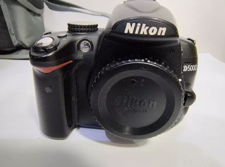 APARAT NIKON D 5000