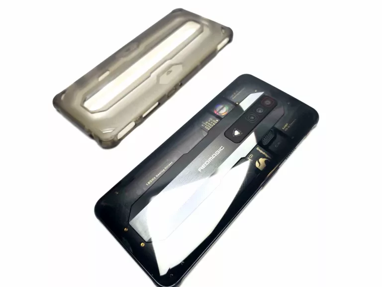 TELEFON NUBIA RED MAGIC 7 165HZ,18GB RAM, 256GB