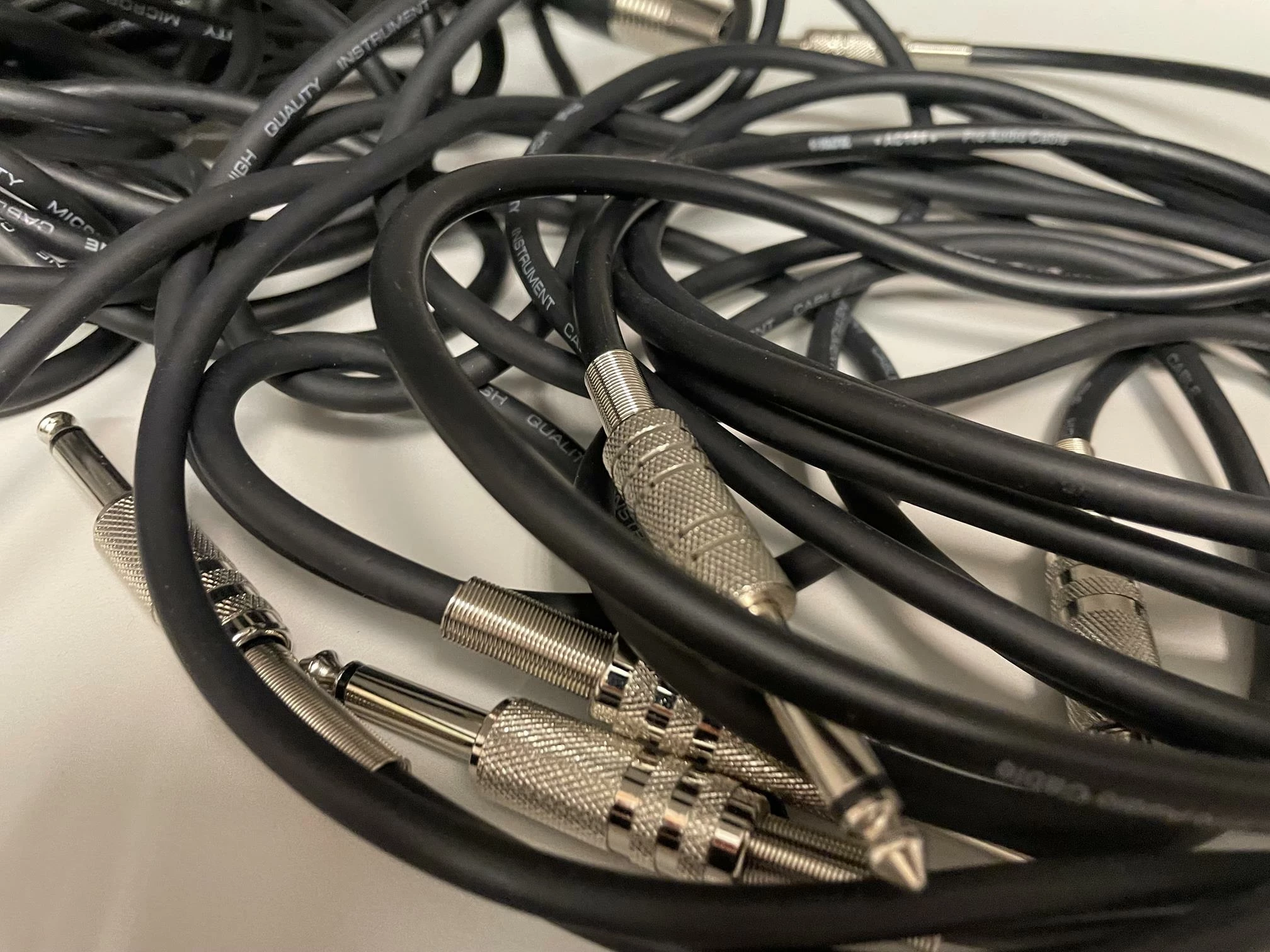 mikser-mackie-pro-fx-12-v2-pasmo-przenoszenia-1