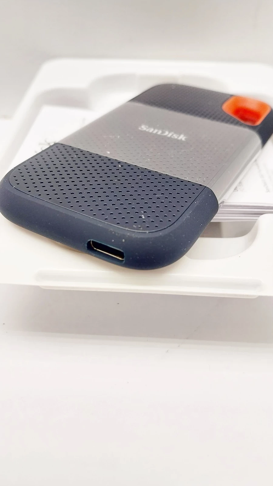 SanDisk Extreme V2 1TB USB-C Portable External SSD (SDSSDE61-1T00-G25)  619659182557