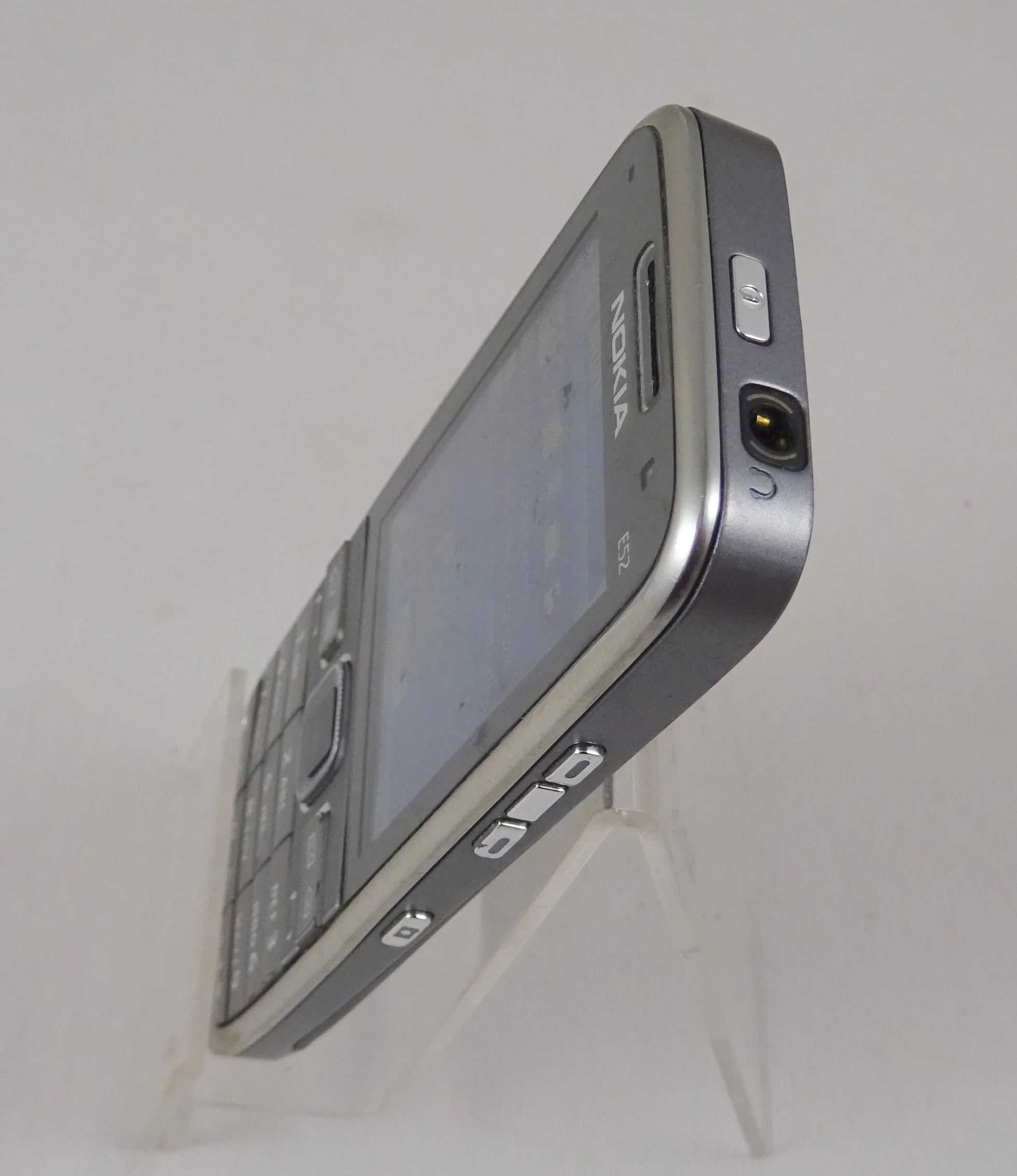 telefon-nokia-e52-1-stan-uzywany