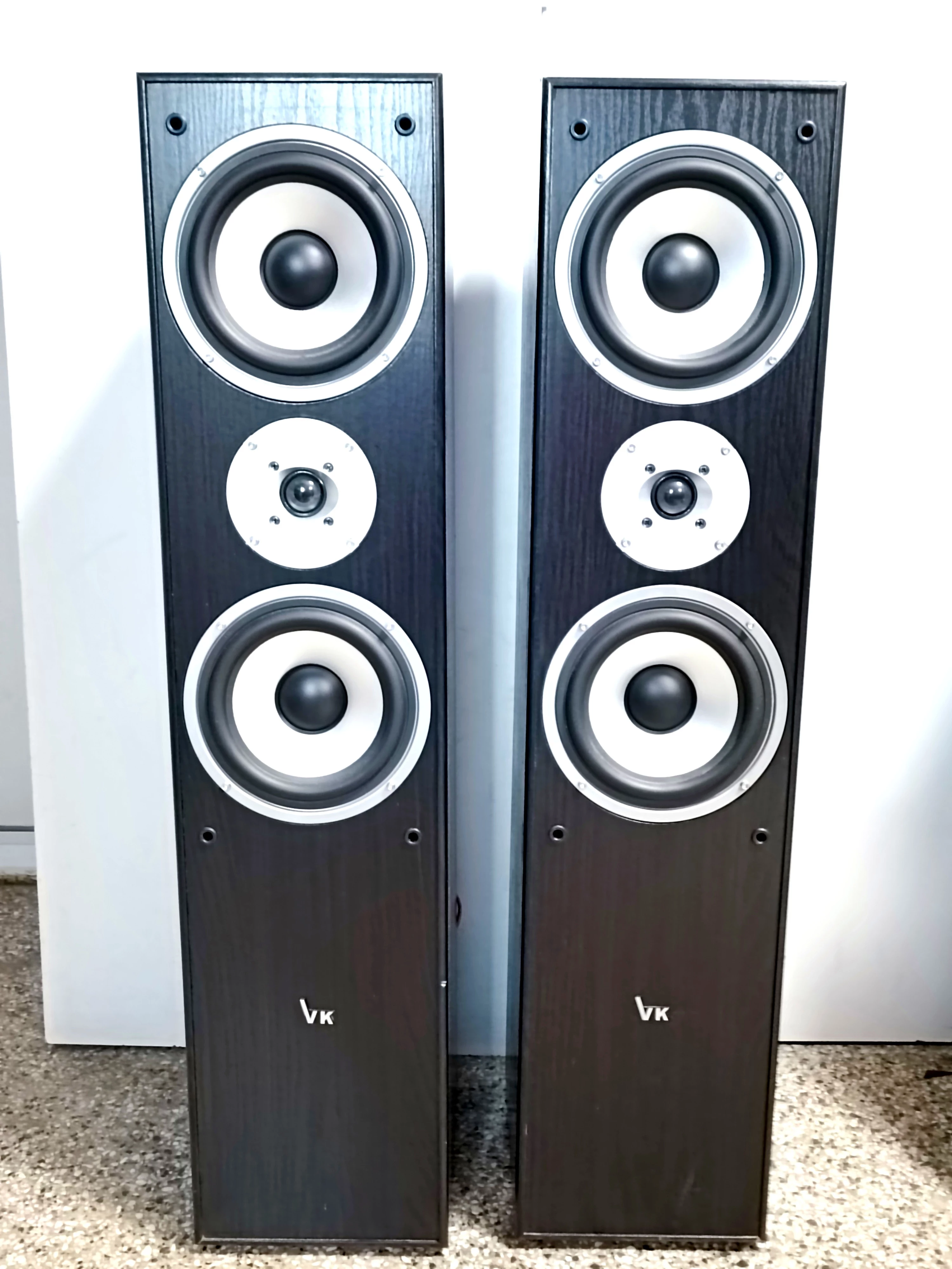 kolumny-vk-1004-2-black-bronowicka-80-krakow