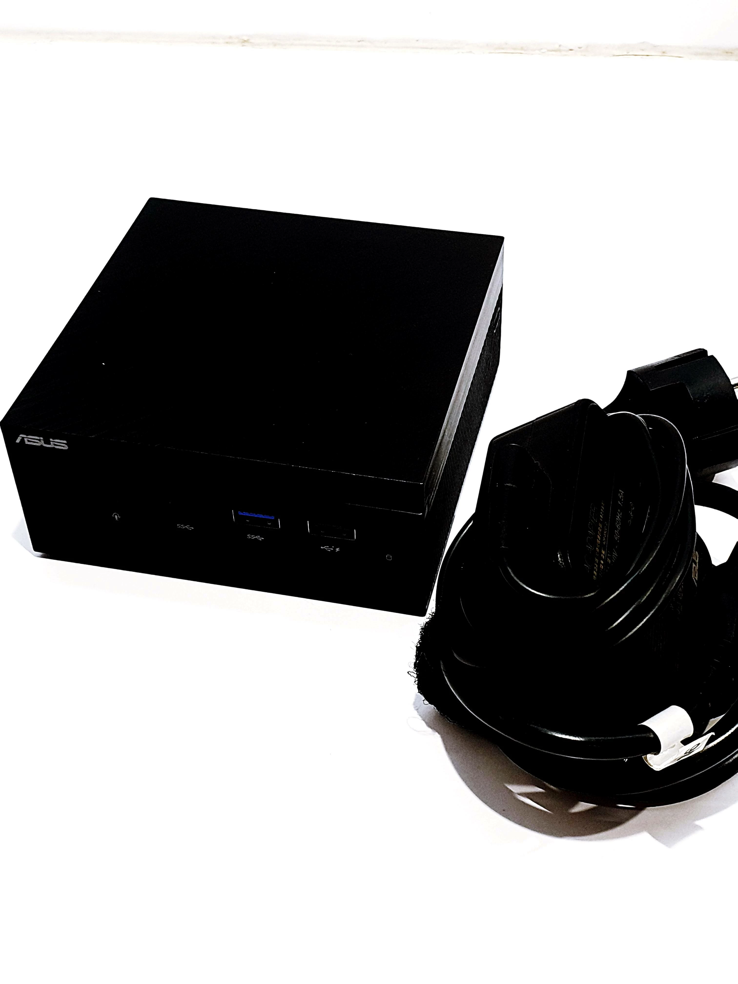 KOMPUTER ASUS MINI PC PN40 N4100 8GB/64GB Komputery stacjonarne