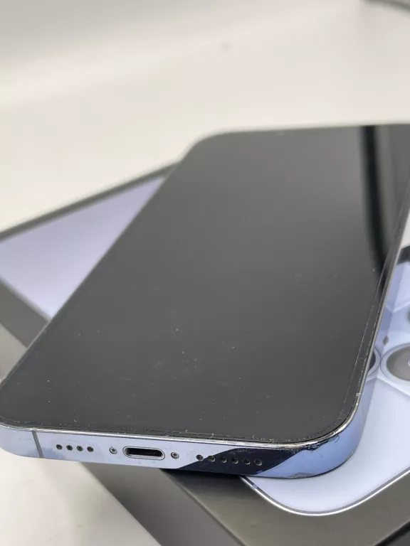 telefon-apple-iphone-13-pro-max-polecamy-opis-kolor-niebieski