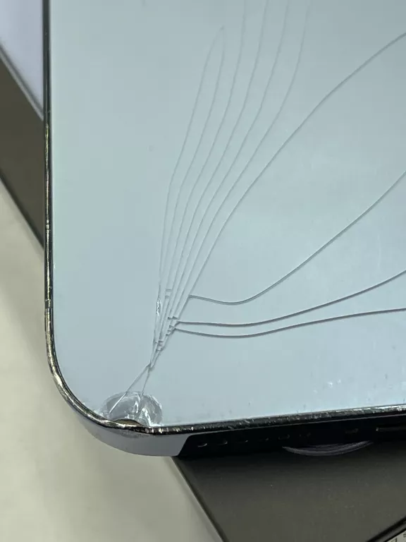 telefon-apple-iphone-13-pro-max-polecamy-opis-sluchawki-w-komplecie-nie