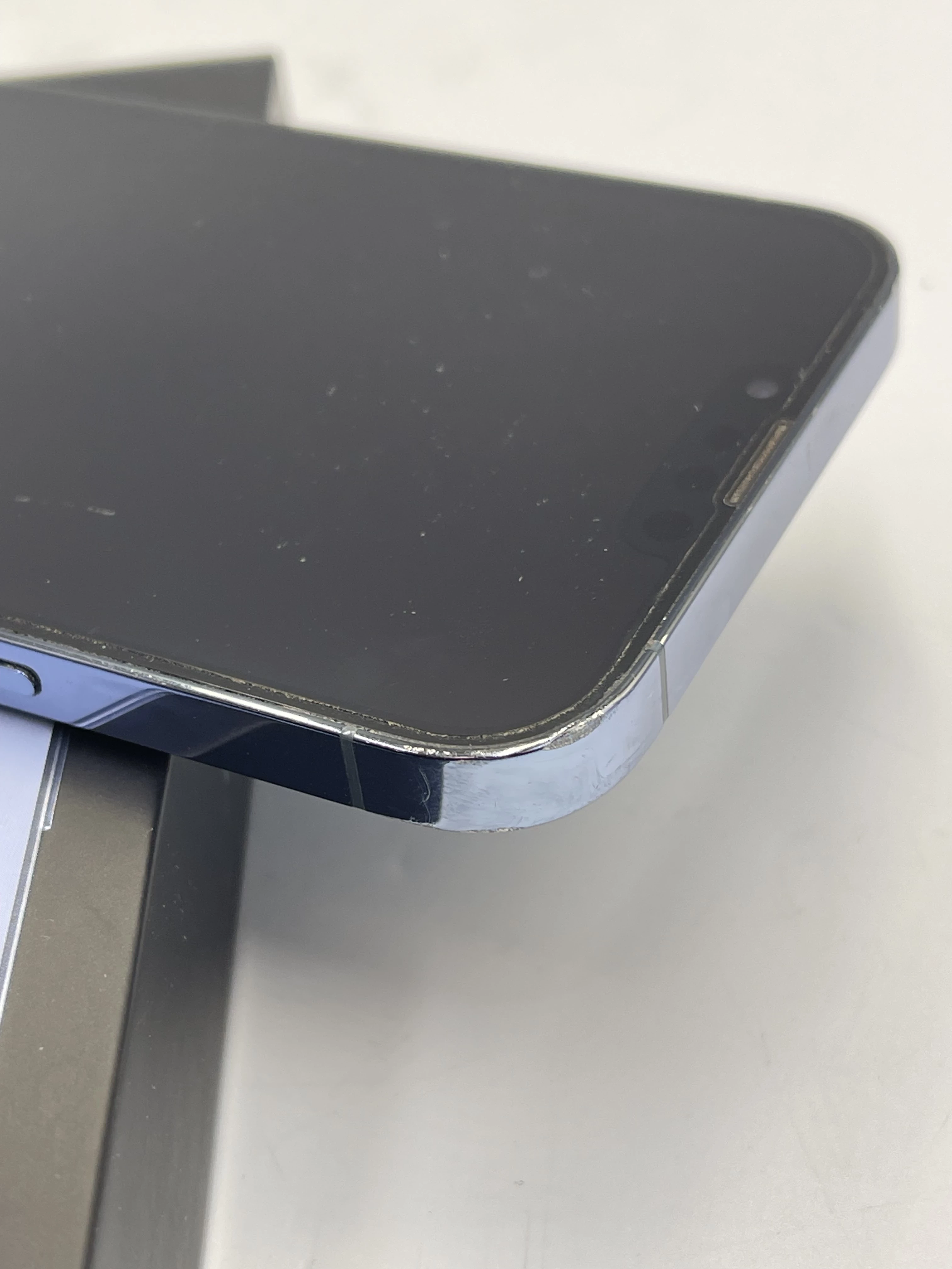 telefon-apple-iphone-13-pro-max-polecamy-opis-przekatna-ekranu-670