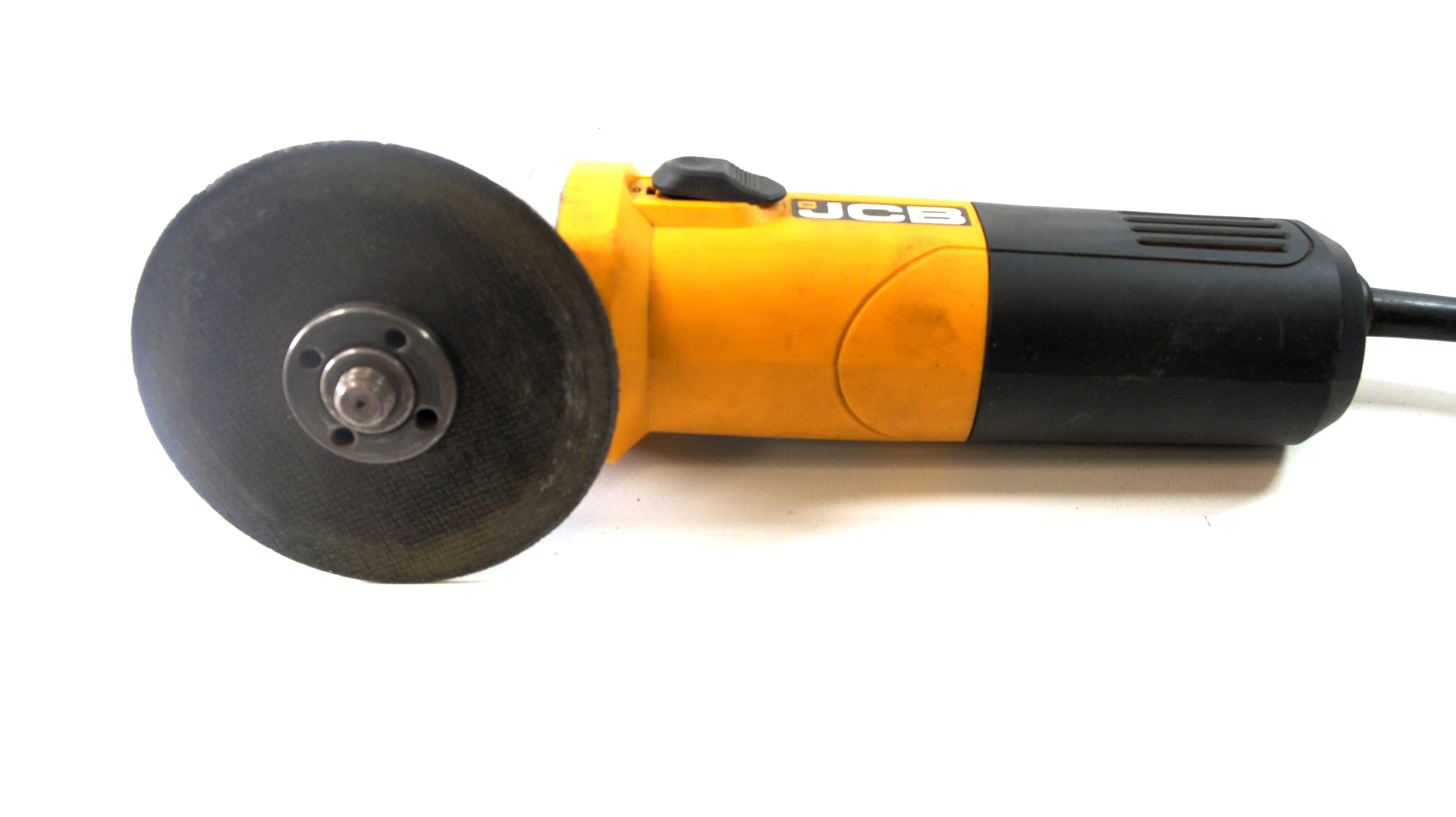 jcb-ag125-szlifierka-katowa-125mm-850w-walizka-rodzaj-zasilania-sieciowe