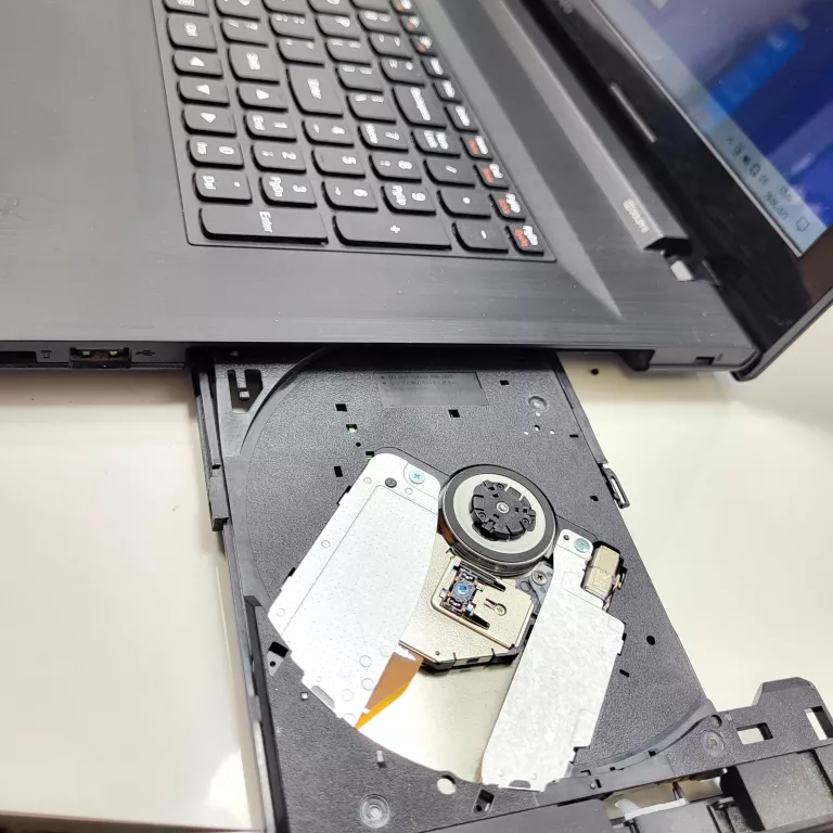 LAPTOP LENOVO G70-80 80FF 17,3" I-PENTUM 4/900GB