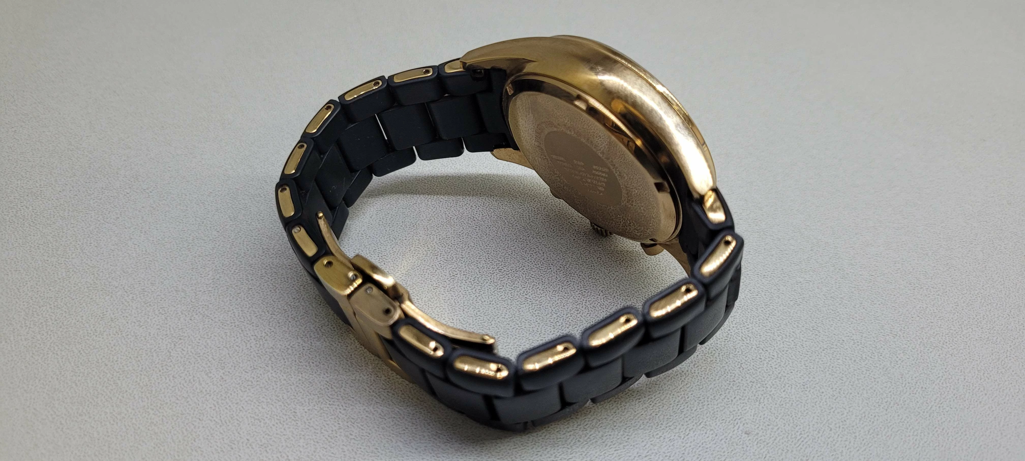 zegarek-emporio-armani-ar-5905-funkcje-datownik