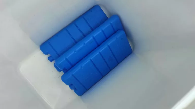 lodowka-turystyczna-adriatic-10l-szara-8070-model-alfredino