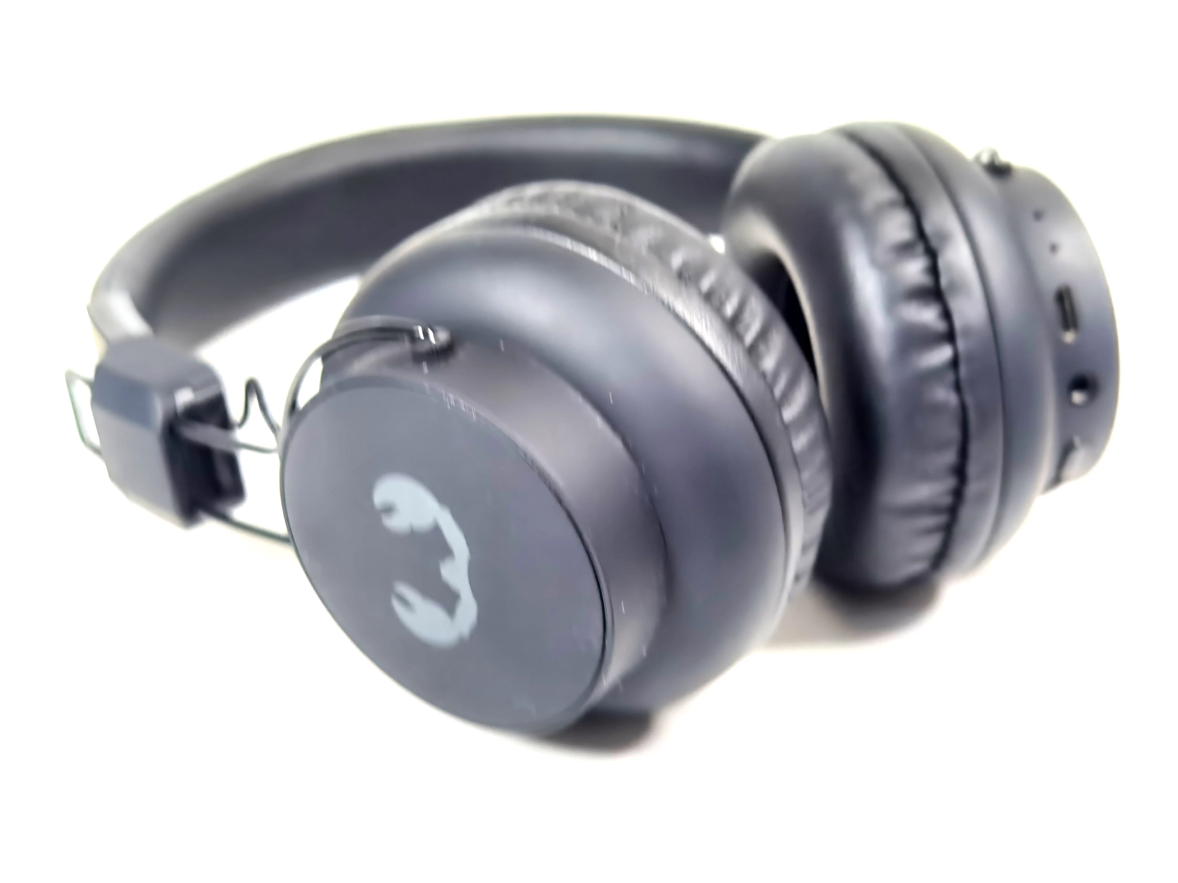 sluchawki-bt-fresh-n-rebel-3ahp200bl-v1-003-marka-fresh-n-rebel