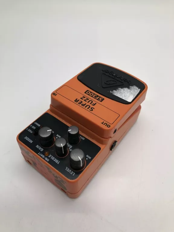 EFEKT GITAROWY BEHRINGER SUPER FUZZ SF300