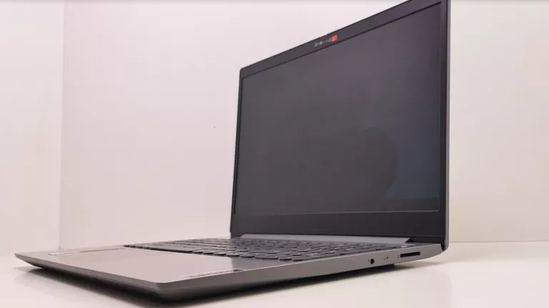 LAPTOP  LENOVO IDEAPAD 3 + ŁADOWARKA