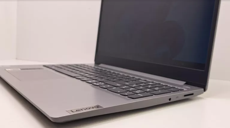 LAPTOP  LENOVO IDEAPAD 3 + ŁADOWARKA