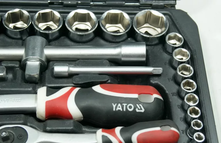 PRAKTYCZNY ZESTAW KLUCZY YATO YT-38782