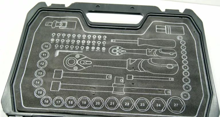 PRAKTYCZNY ZESTAW KLUCZY YATO YT-38782