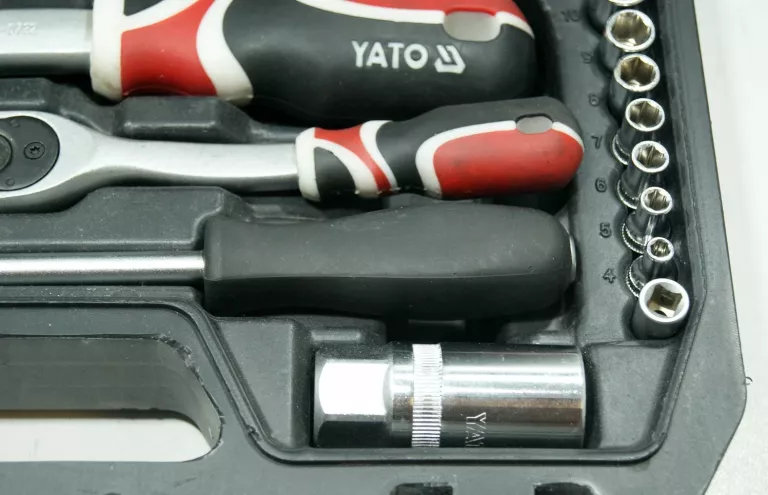 PRAKTYCZNY ZESTAW KLUCZY YATO YT-38782