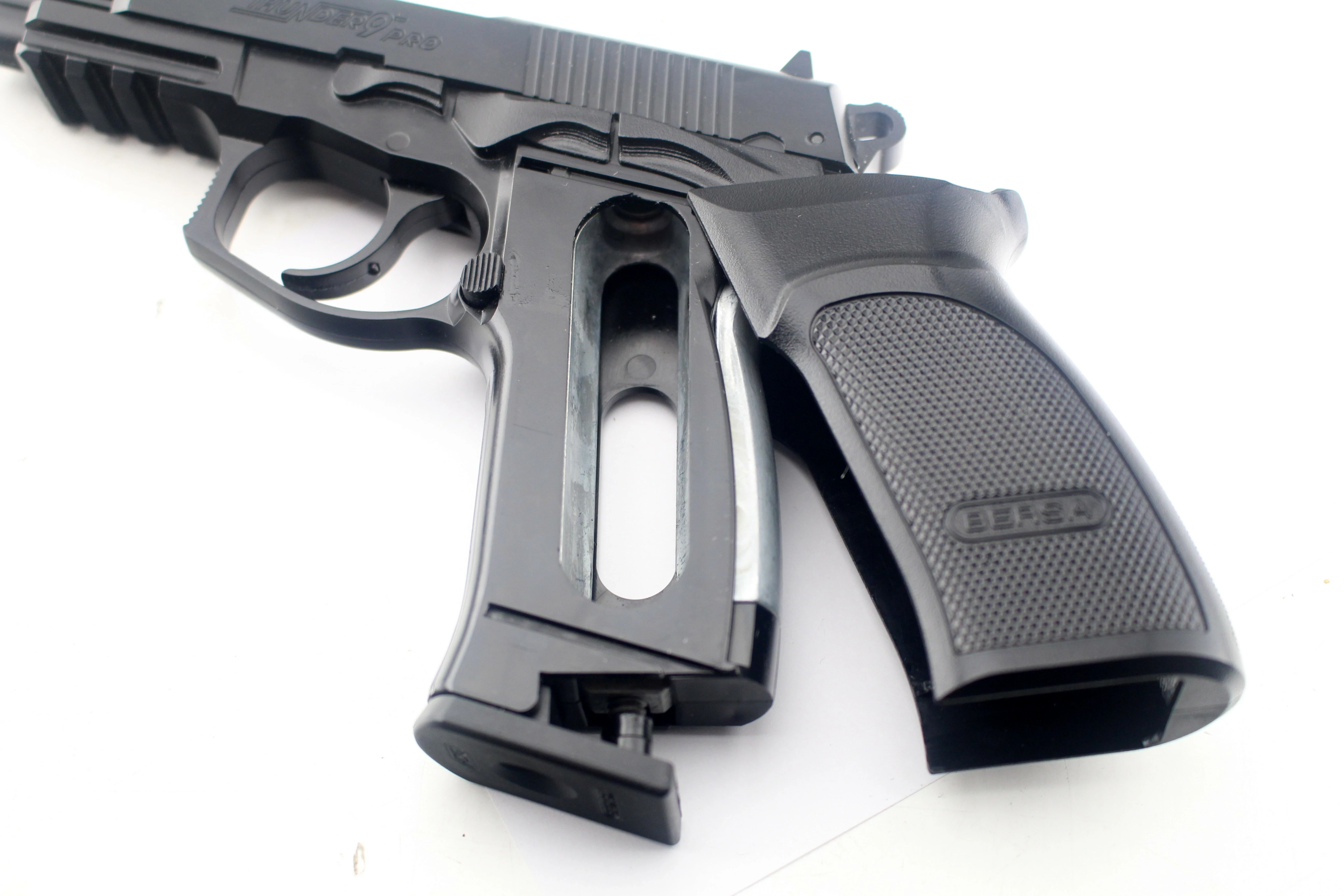 wiatrowka-pistolet-thunder-9-pro-zestaw-marka-inna