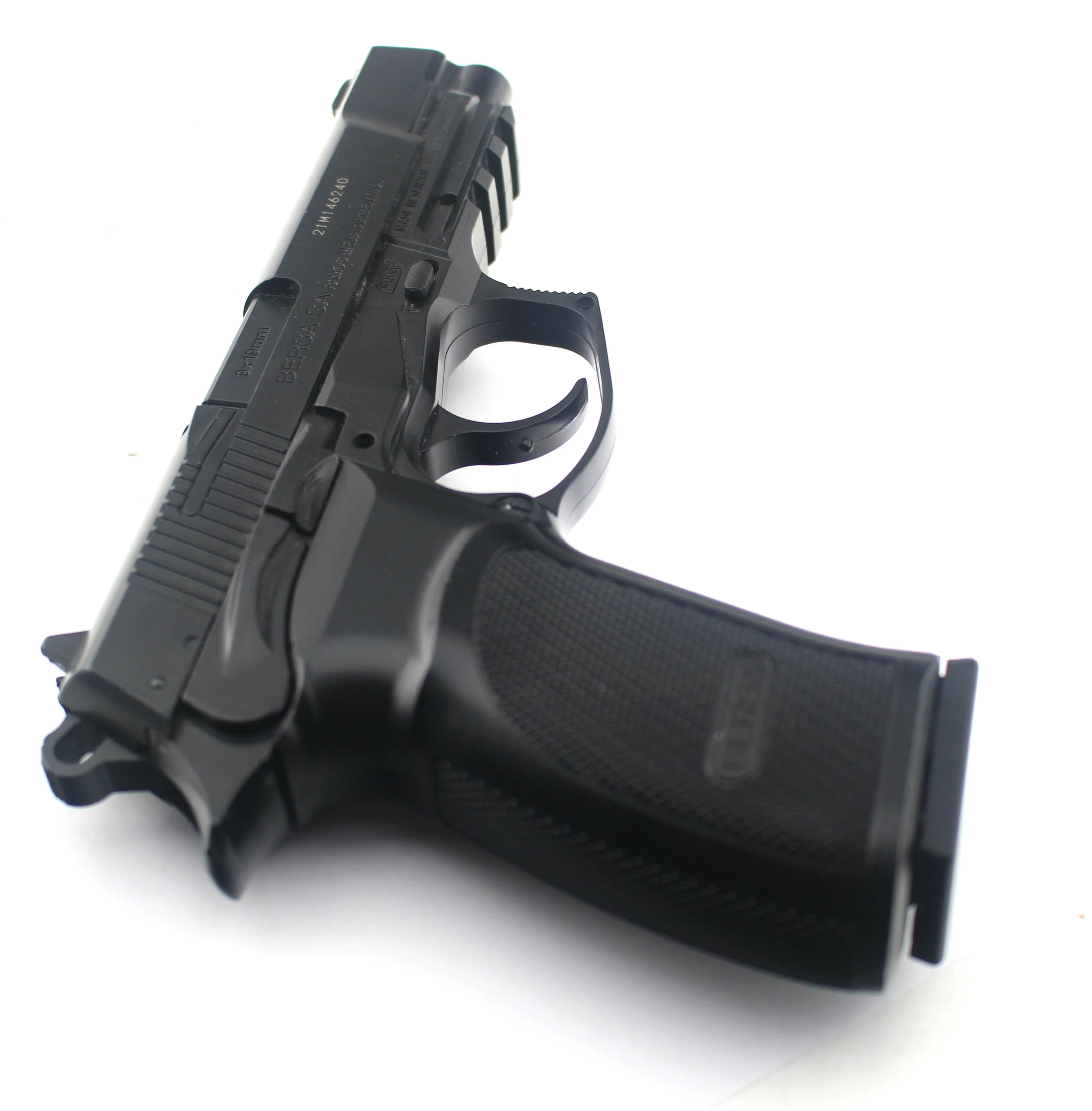 wiatrowka-pistolet-thunder-9-pro-zestaw-model-thunder-9-pro