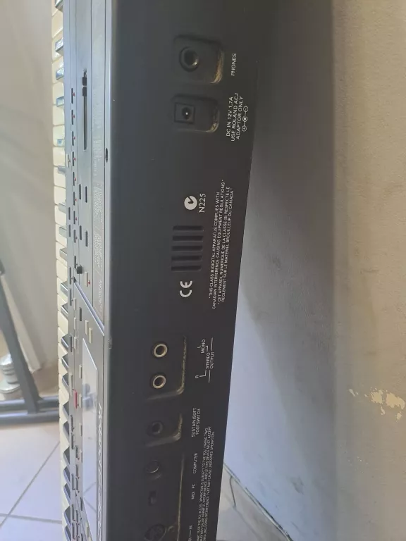 KEYBOARD ROLAND E300