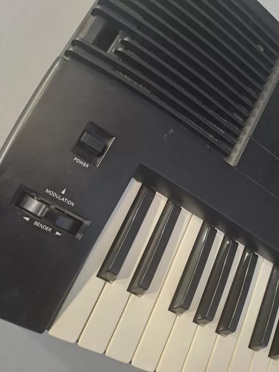 KEYBOARD ROLAND E300