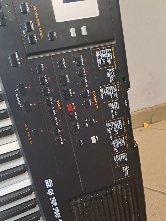 KEYBOARD ROLAND E300