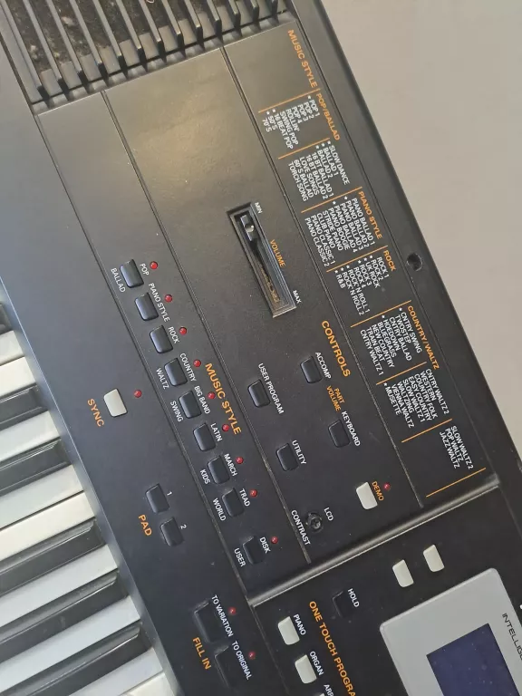 KEYBOARD ROLAND E300