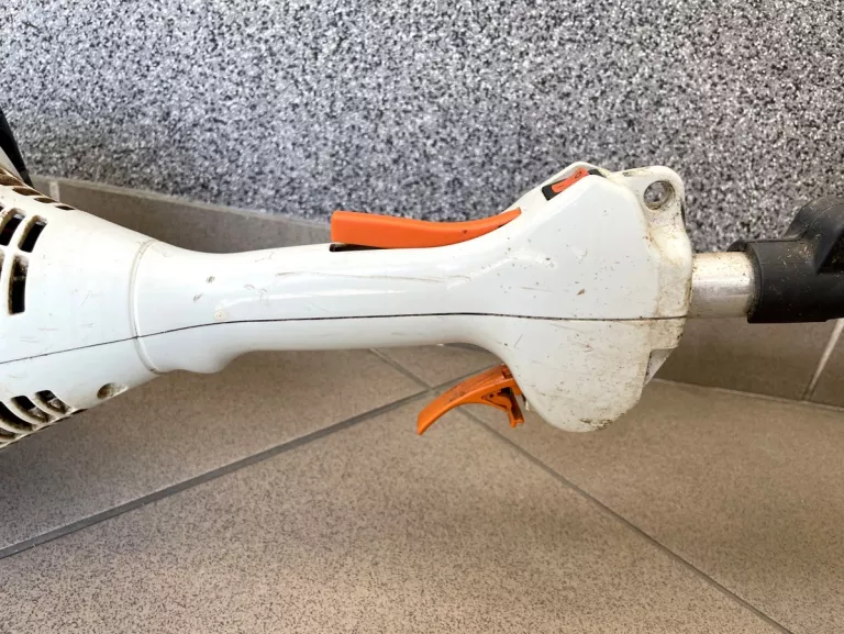 KOSA SPALINOWA STIHL FS 38 (GŁÓWKA BRAK POKRĘTŁĄ)