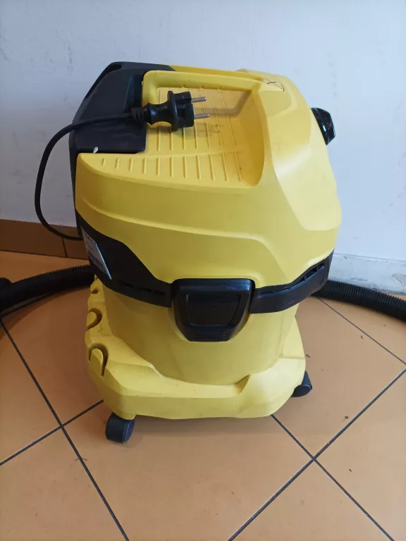 ODKURZACZ KARCHER WD4 USZKODZONY