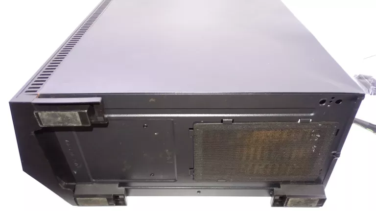 pc-xeon-e5-v2-radeon-r9-270-16gb-ram-ssd-opis-seria-intel-xeon