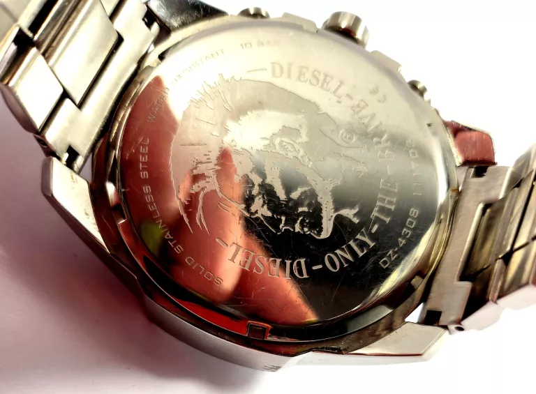 zegarek-kwarcowy-meski-diesel-dz4308-funkcje-datownik