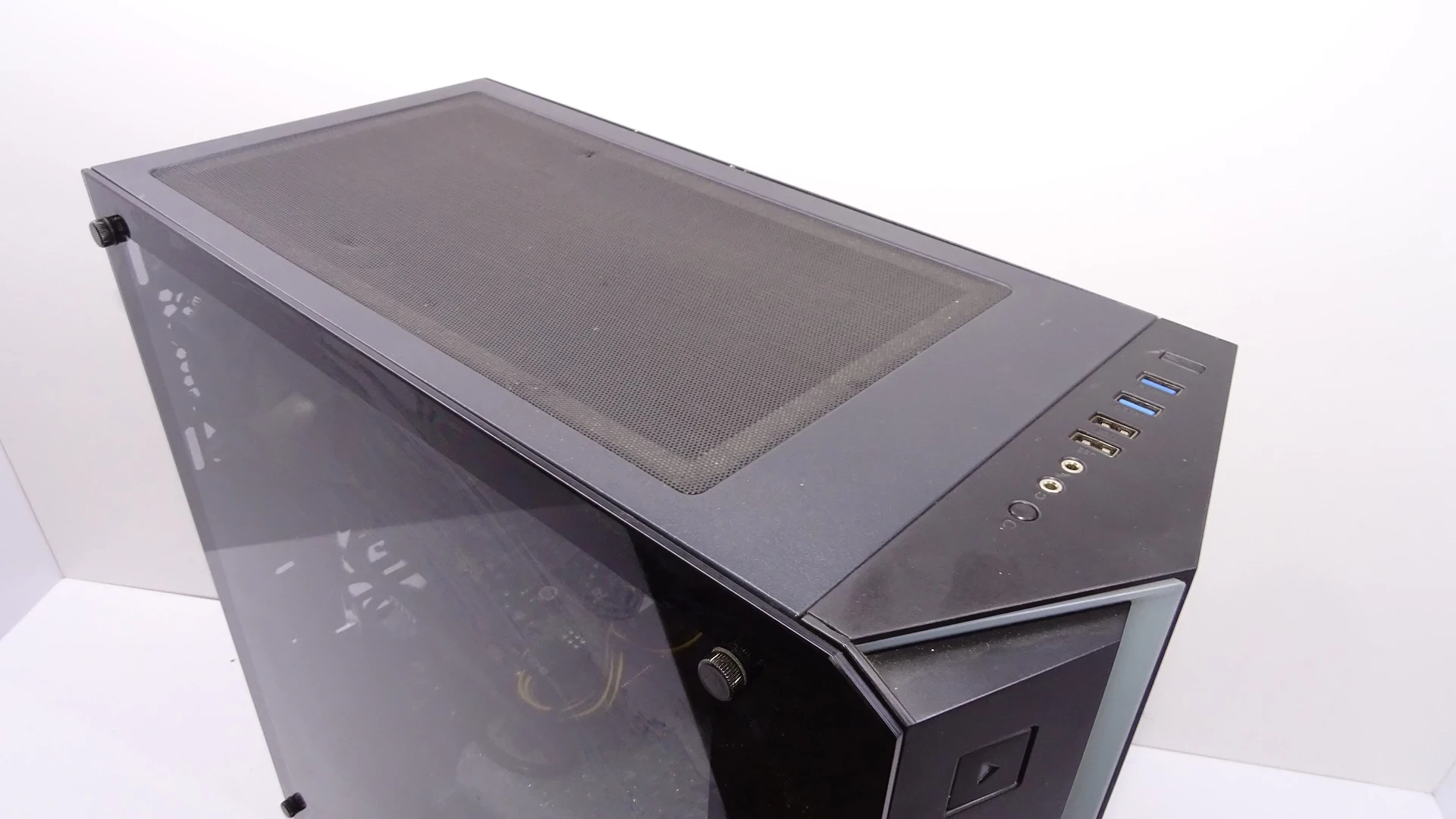 pc-xeon-e5-v2-radeon-r9-270-16gb-ram-ssd-opis-stan-uzywany