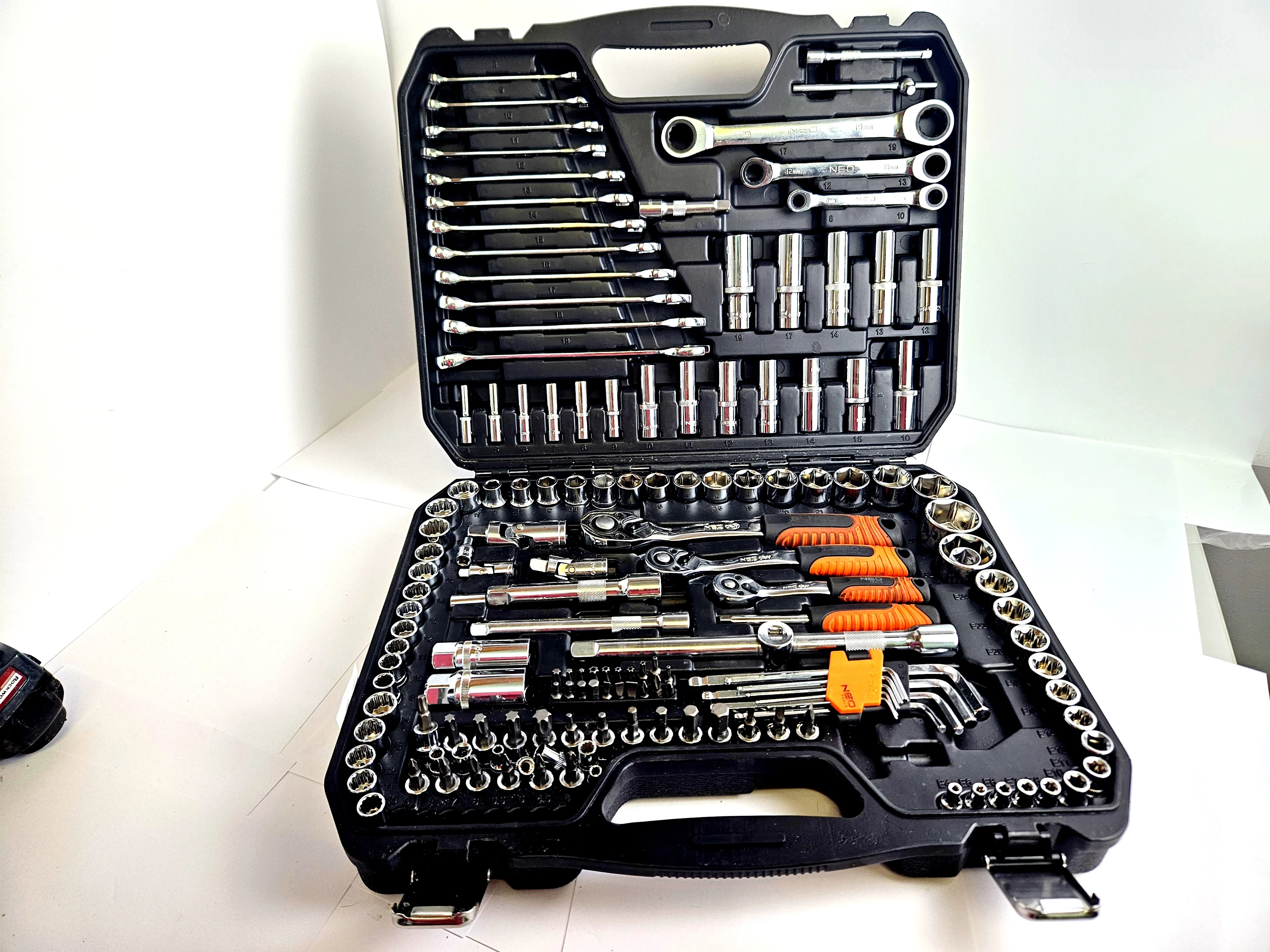 klucze-nasadowe-156-szt-crv-neo-08-668-aleja-jana-pawla-ii-9b-reda