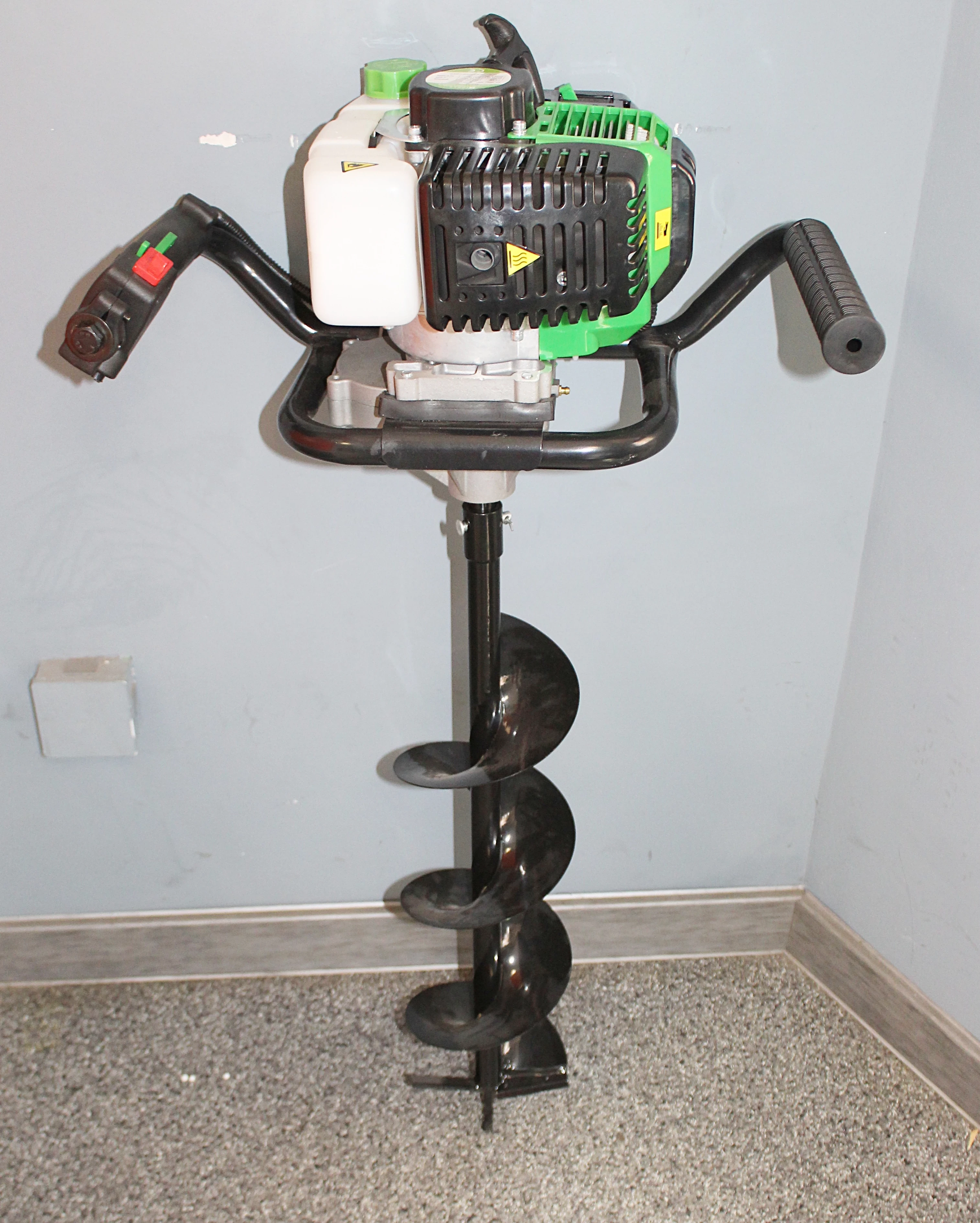 wiertak-do-ziemi-zipper-zi-elb70-1500w-12l-zasilanie-spalinowe