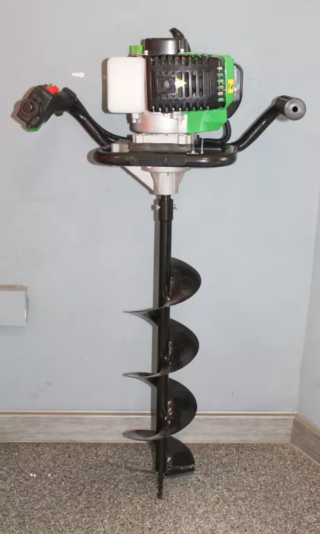 wiertak-do-ziemi-zipper-zi-elb70-1500w-12l-marka-zipper