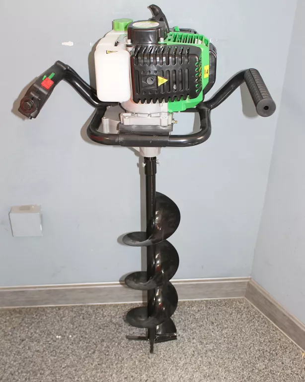 wiertak-do-ziemi-zipper-zi-elb70-1500w-12l-zasilanie-spalinowe