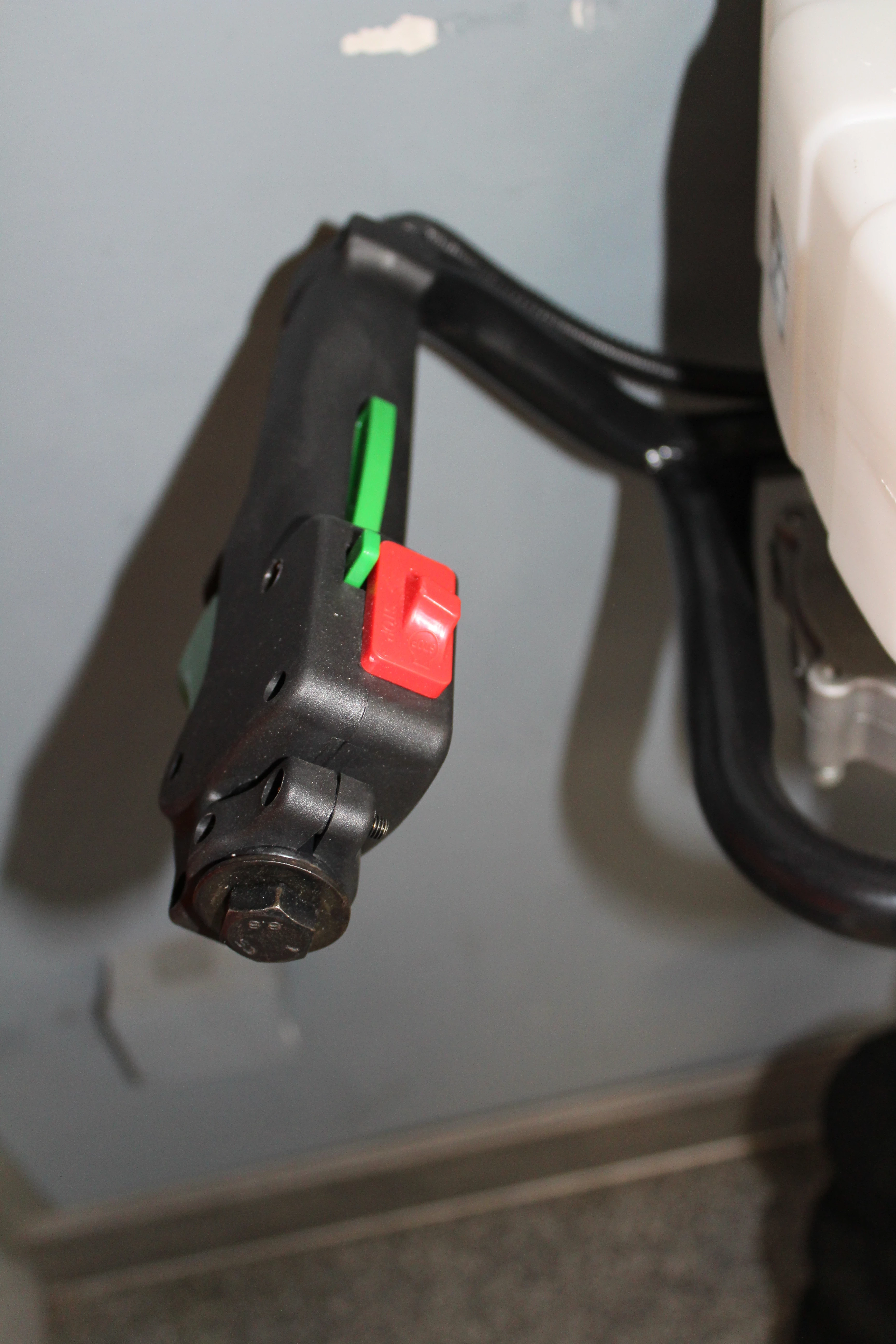 wiertak-do-ziemi-zipper-zi-elb70-1500w-12l-glogowska-160-poznan