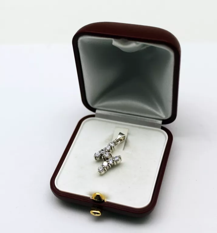 blyszczaca-srebrna-zawieszka-z-cyrkoniami-304-g-traugutta-85-wroclaw