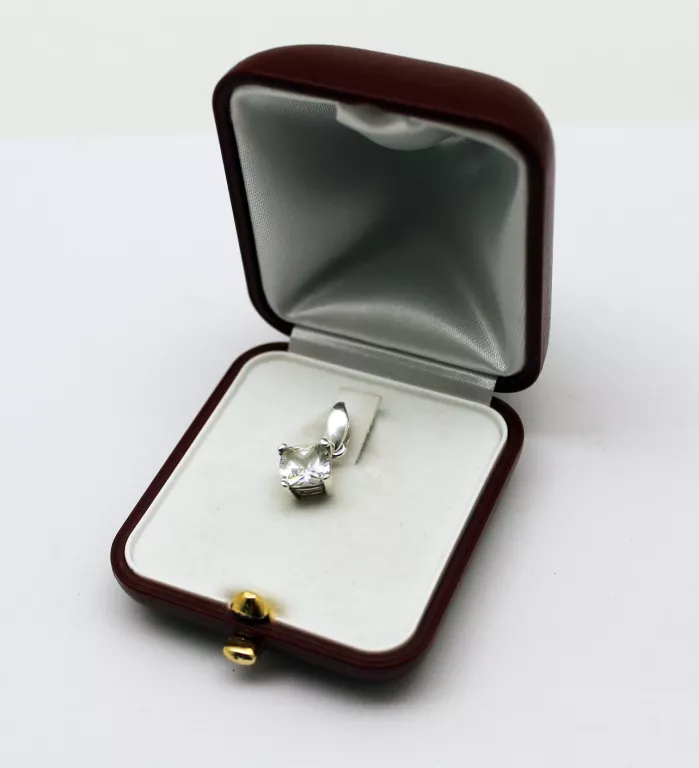 srebrna-zawieszka-z-duza-cyrkonia-210-g-traugutta-85-wroclaw