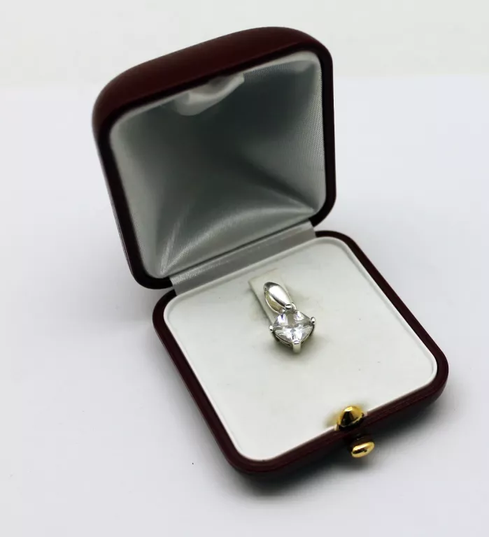 srebrna-zawieszka-z-duza-cyrkonia-210-g-stan-11323-2