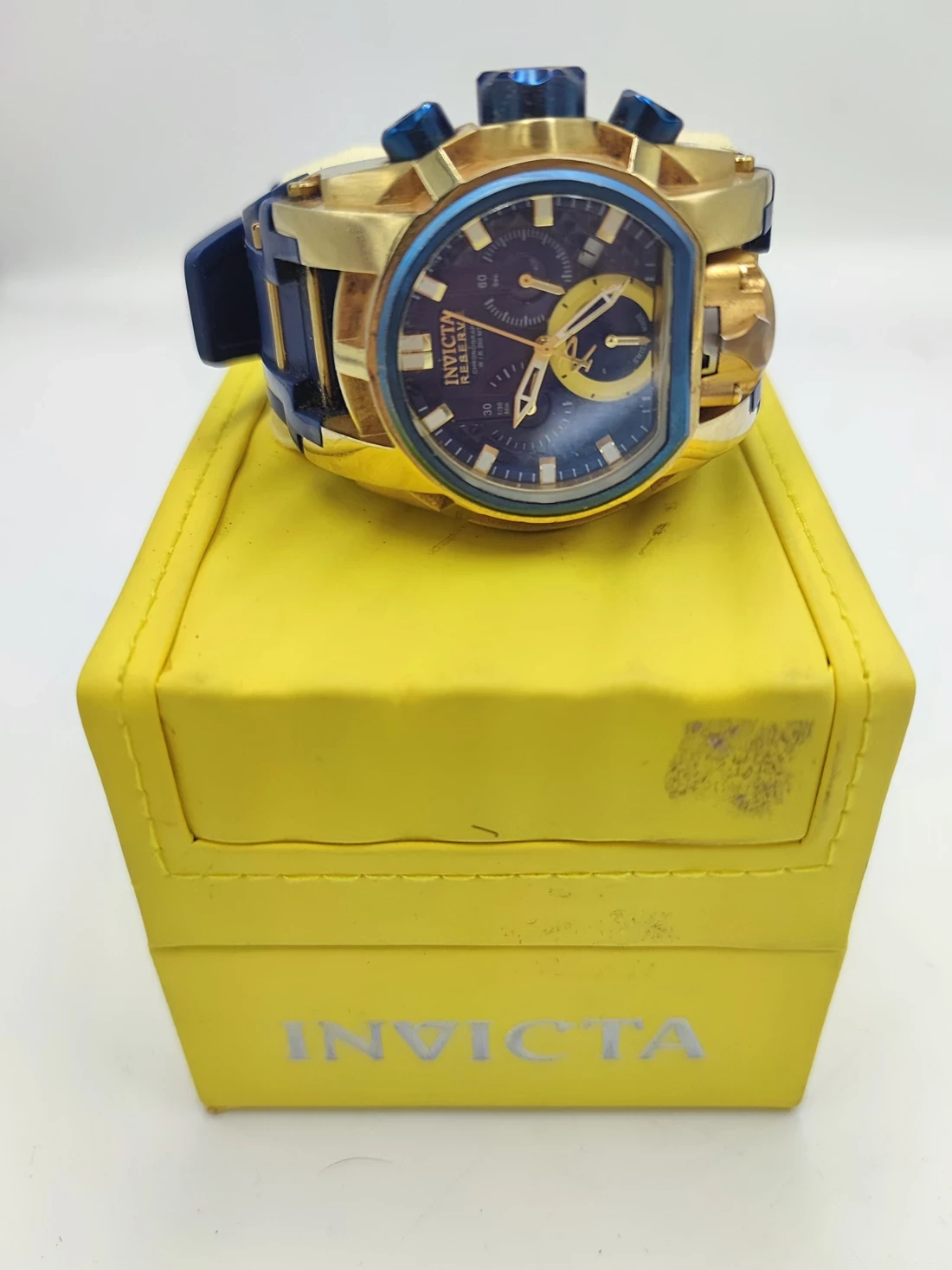 zegarek-invicta-bolt-zeus-mechanizm-kwarcowy