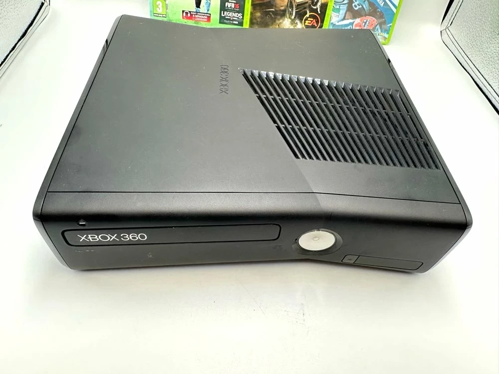 konsola-microsoft-xbox-360-slim-250-gb-wersja-konsoli-xbox-360-slim