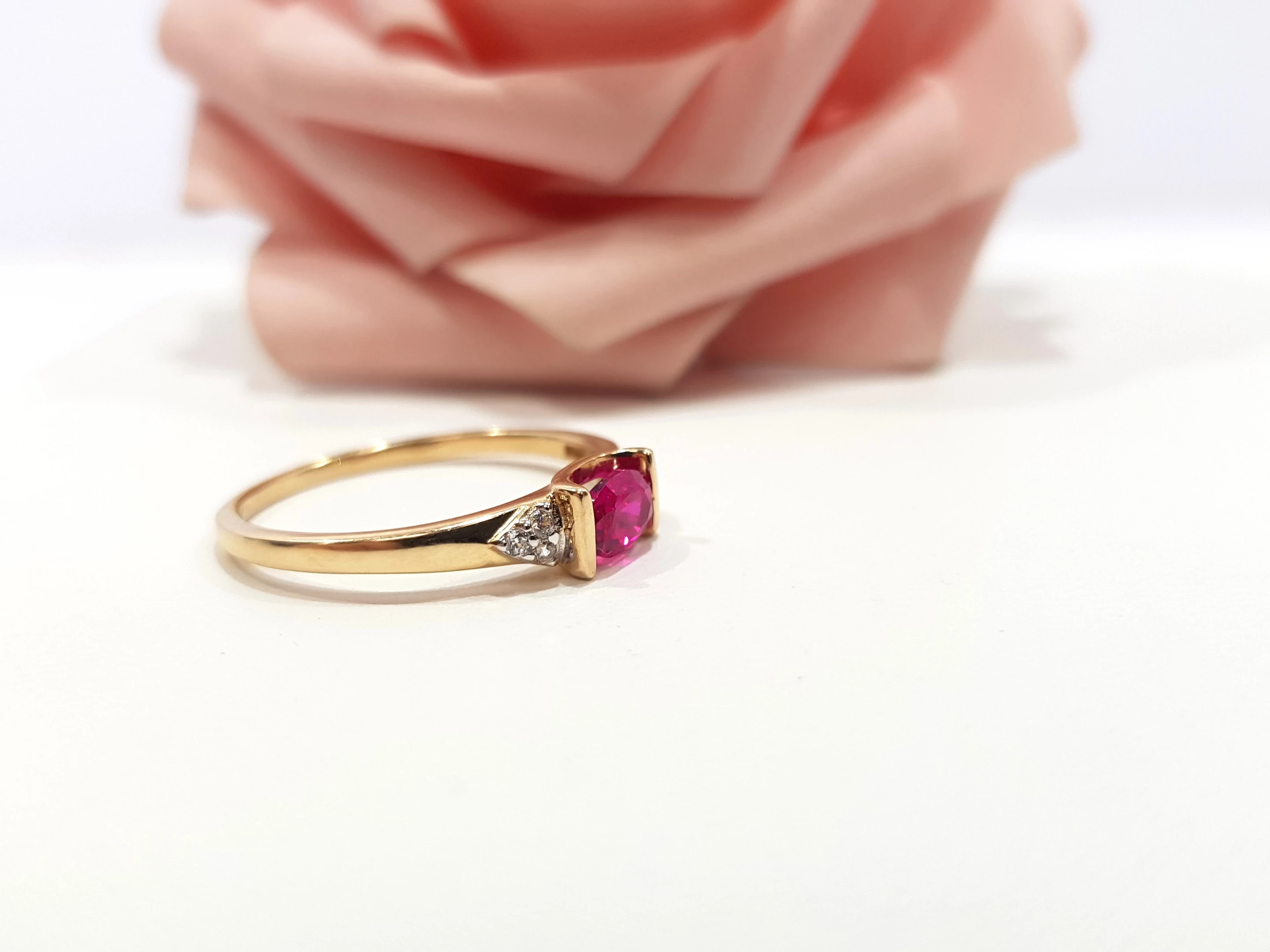 sliczny-pierscionek-z-czerwonym-oczkiem-pr585-190g-material-15835-2